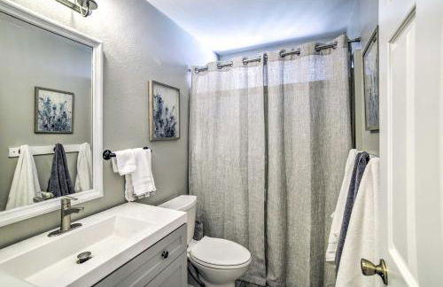 Charming Chester Home with Furnished Porch! - Foto 15