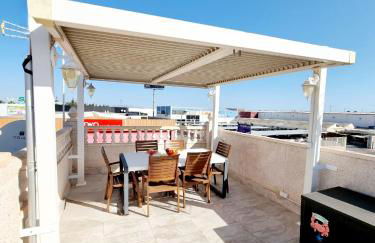Charming Upper Bungalow with Terrace and Communal Pool in Torrevieja - Foto 8