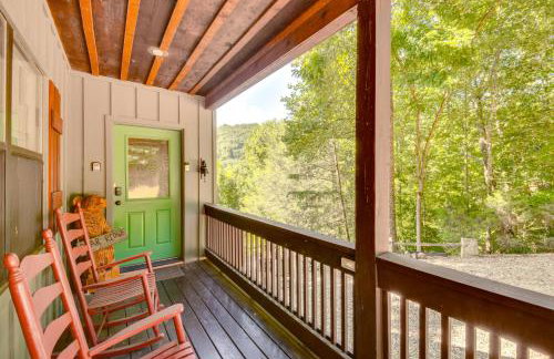 Mountain Cabin with Covered Decks and Fire Pit! - Foto 40