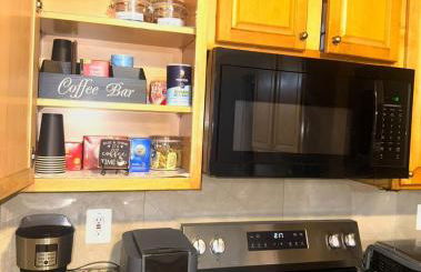 Large 4-Bedroom Entire Home with Two Living Rooms - Foto 7