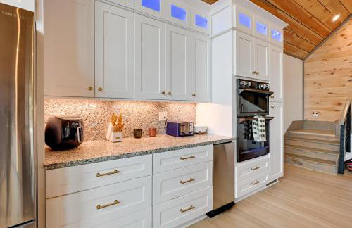 Blue Ridge Mountain-View Cabin with Hot Tub and Deck! - Foto 10