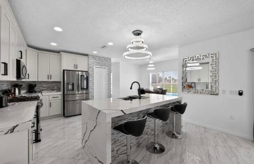 Elegant 4BR Luxury Home - Private Pool Disney - Foto 28