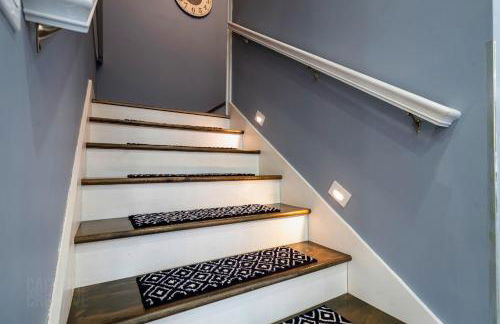 Luxe Coastal Retreat with Hot Tub & Spring Fires - Foto 8