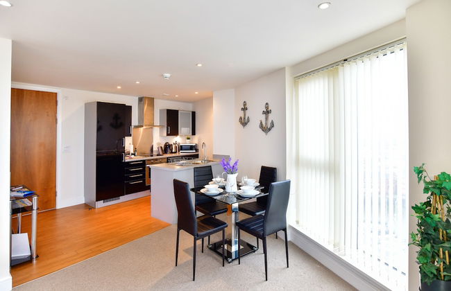 Meridian Quay Apartments - Photo 14