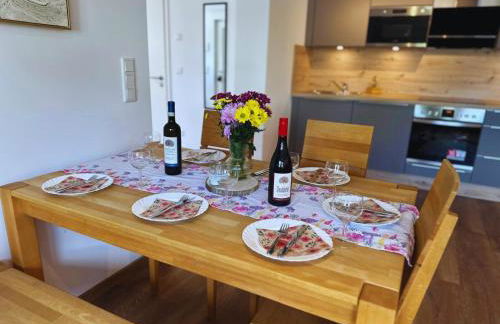 Frankenherz-Apartments - Premium Wohnung mit Terrasse, nahe Playmobil-Funpark & zur Messe, Self-Check-In - Foto 3