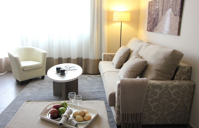 Pierre & Vacances Barcelona Sants - Foto 1