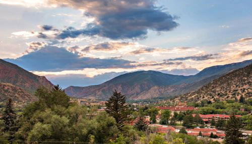 Million Dollar Castle Walk to downtown Glenwood and HotSprings - Foto 2