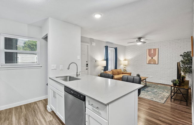 Modern 2BR Near UT Hyde Park Evonify - Foto 29