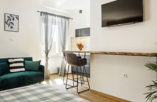 Central Rijeka Hotel Apartments - Photo 8