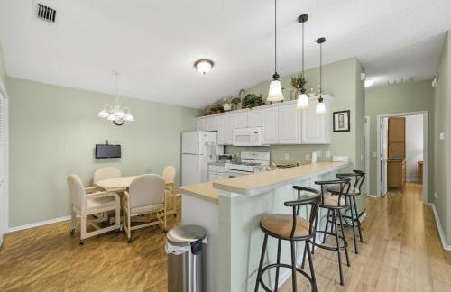 Lovely 2BR Near Lake Sumter and Brownwood With Golfcart - Foto 22