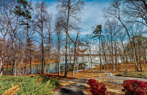 Boat Dock Lake-View Retreat 5 Mi to Dtwn Clemson - Foto 26