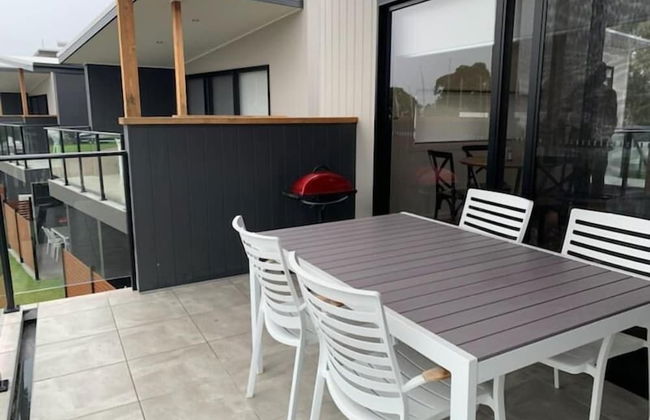 Captains Cove Luxury Apartments - 1st Floor Spa Deluxe - Photo 8