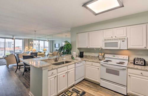 High-Rise Destin Condo with Balcony and Pool View - Foto 12