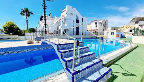 Charming Upper Bungalow with Terrace and Communal Pool in Torrevieja - Foto 3