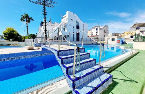 Charming Upper Bungalow with Terrace and Communal Pool in Torrevieja - Foto 3