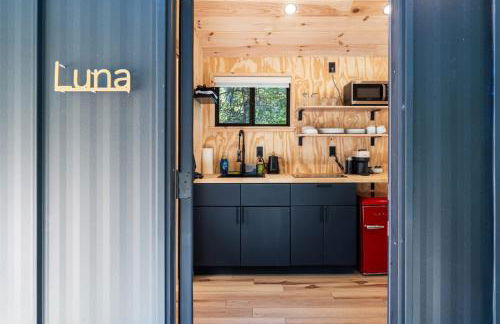 Luna Nook-Cabin with tub Queen Bed & pullout sofa - Foto 7