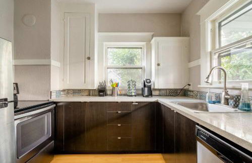 Stay Portland - Portland Classic - Parks, Eateries & Local Shops - Photo 12