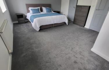4 Bedroom Home Tameside Greater Manchester Sleeps 8 - Foto 25
