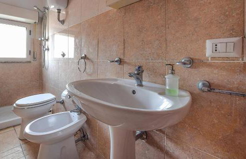 Awesome Apartment In Palmi - Foto 11