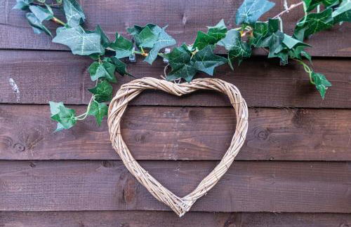 The Granary with hot tub - 2 miles from Skipton - Photo 13