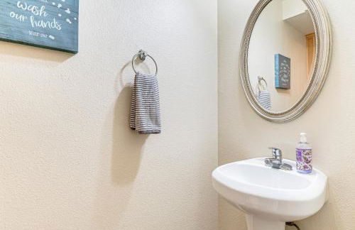 2 Mi to Texas AandM Unit with Pool and Hot Tub Access - Photo 11