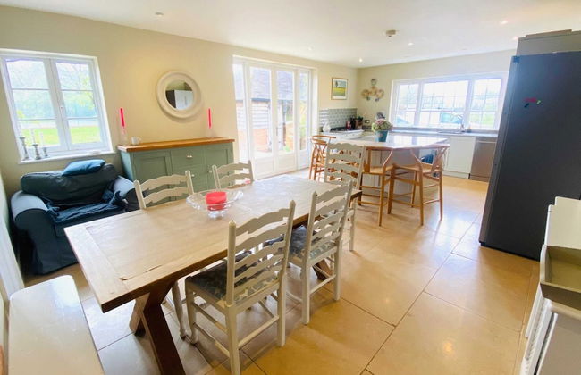 Stunning 6-bed Country House With Heated Pool - Foto 8