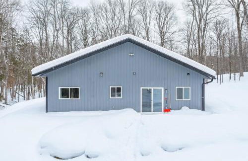 Snowy Paws on Lac Vieux Desert - Photo 22