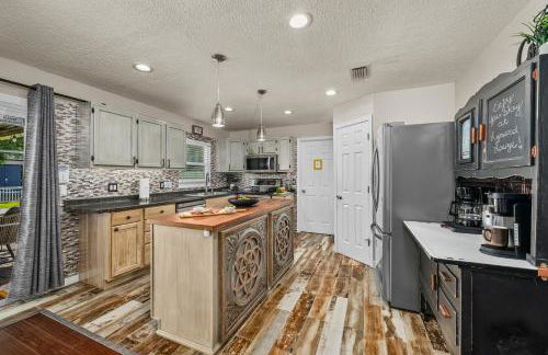 New Design-Movie Night Bar-Fire Pit-Hammocks-Games - Foto 2