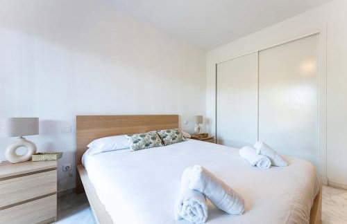 Bajo con acceso directo desde la terraza a la piscina y parking privado en La Reserva de Marbella by Sunny Residences - Foto 14