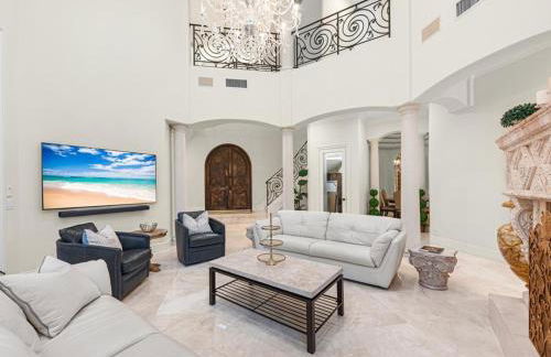 Near the Beach • Pool & Jacuzzi • Waterfront Villa - Foto 18