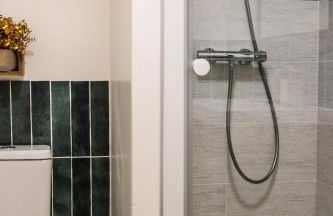 Cosy Haven Studio rénové, élégant Pougues les Eaux - Foto 5