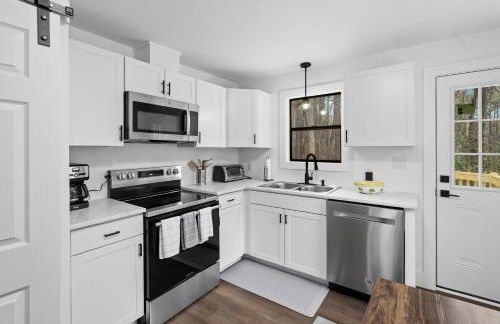 Minutes From UNC - 15 Min to Duke - Private Deck - Foto 9