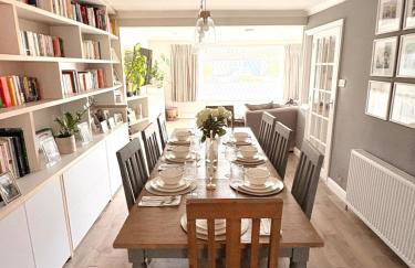 Marlow Family Retreat, Short Stroll into Town - Photo 40