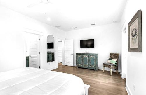 Azure! Sleeps 22! Golf Cart! Beach Access! Pool - Foto 6