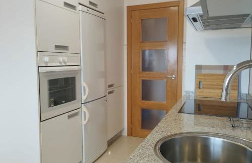 Un rincón con vistas a la Ría, playa y parking. - Foto 12