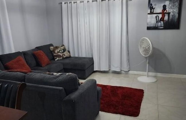 Impeccable 2-bed Apartment in Kingston With Pool - Foto 8