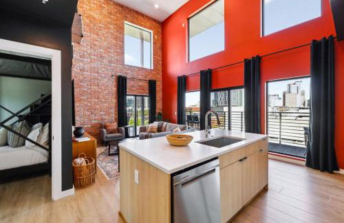 The Rhythm and Rooftop Penthouse Walk To Broadway with Pool and Amazing Views - Foto 23