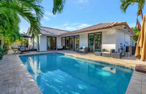 Lynoras Luxe Estate 3 bedroom 3 bath with Modern Design and Heated Pool - Foto 81