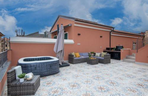 Attico Belvedere - Terrazza con Barbecue e Jacuzzi Privata - Foto 13