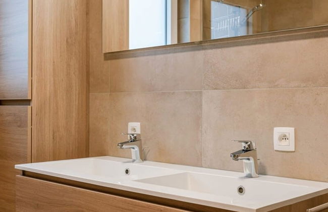 Spacious Getaway Close to the Beach and Airport - Foto 10