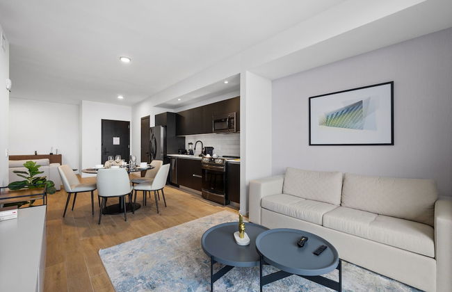 Luxurious Condo Downtown Miami Heart - Photo 12