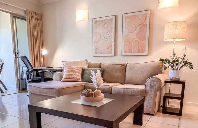 Poolside Paradise Cairns - 9 Pools BBQ Gym - Foto 9