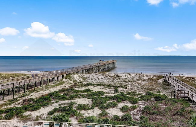 Convenience Direct Oceanfront Condo with Private Balcony by RedAwning - Photo 40