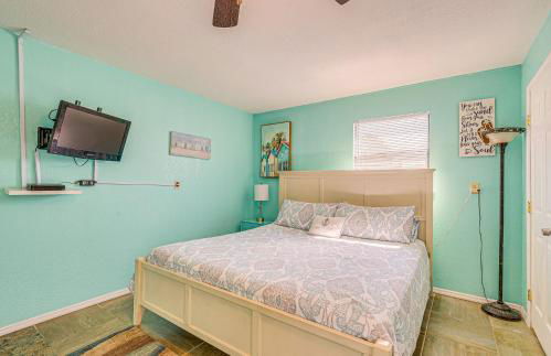 Waterfront Hernando Beach Home with Dock and Hot Tub! - Foto 11