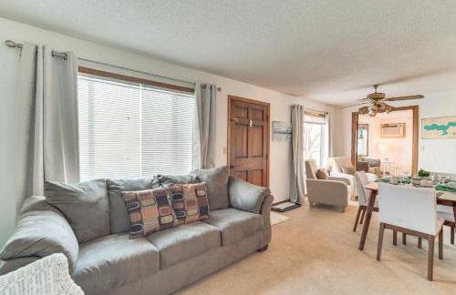 Lakefront Pelican Rapids Cabin with Boat Dock! - Foto 6