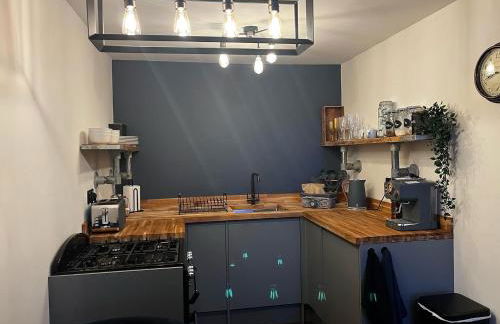 Lynbrook Haybarn, Hot tub and outdoor kitchen, New Forest - Foto 10