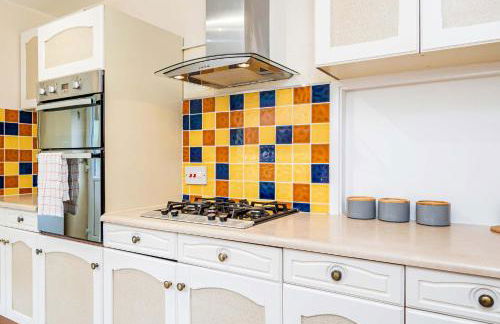 Spacious 4 Bedroom Home in Central Milton Keynes - Foto 5