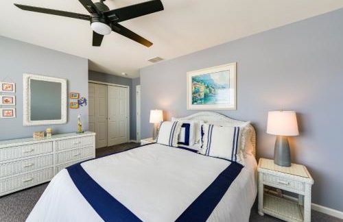 Condo with Deck Walk to Beach and Convention Center! - Foto 13