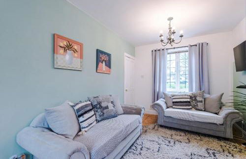 Stylish 4 Bedroom Home in Port Sunlight with 7 Beds Perfect for Business Bookings and Groups - Foto 46