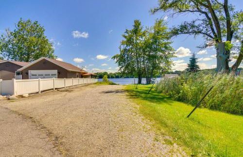 Howe Retreat with Fire Pit and Private Boat Dock! - Foto 30